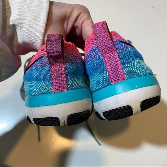 Nike - Free TR Focus Flyknit Teal Blue Pink Pink Black - Women's 8 FLAWED. - Picture 6 of 9